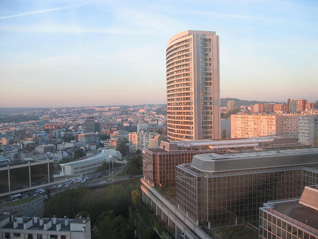 Ariane 11ème étage vue sud 01.jpg